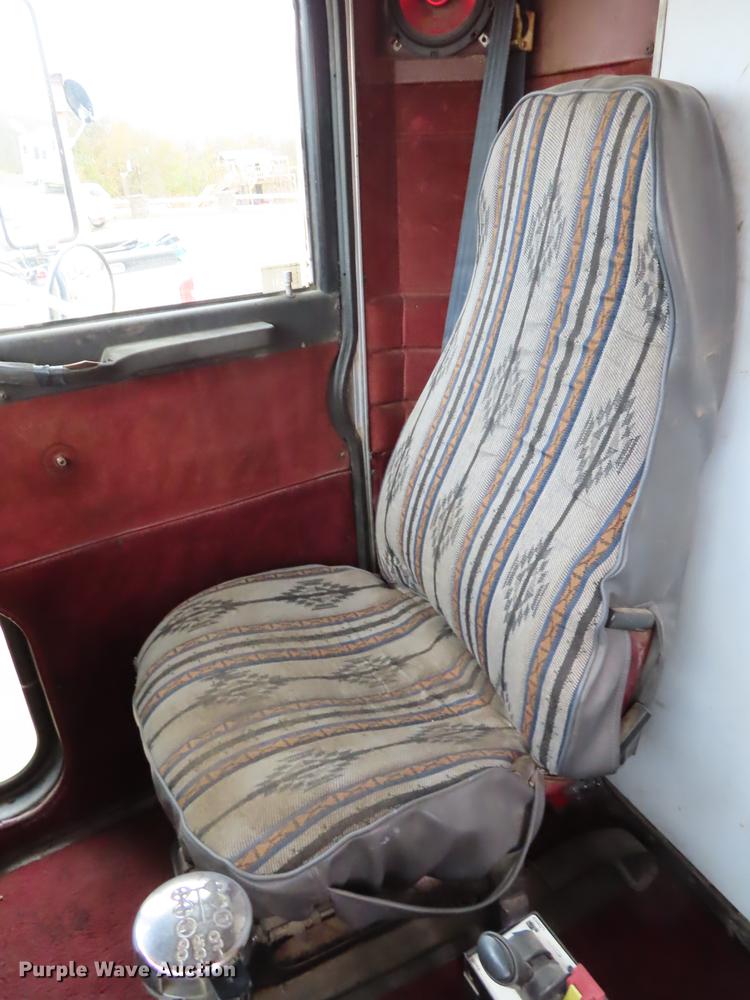 image for item DN9175 1989 Peterbilt 379 semi truck