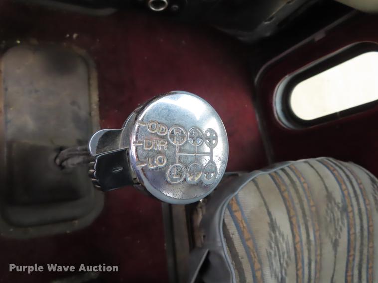 image for item DN9175 1989 Peterbilt 379 semi truck