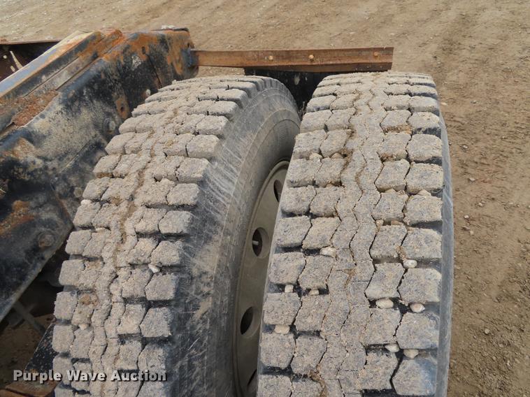 image for item DN9175 1989 Peterbilt 379 semi truck