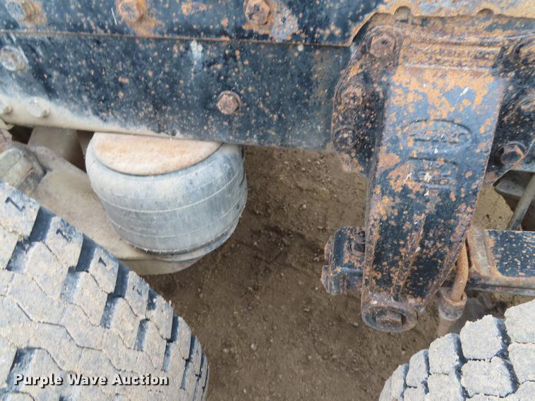 image for item DN9175 1989 Peterbilt 379 semi truck