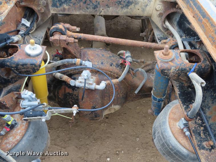 image for item DN9175 1989 Peterbilt 379 semi truck