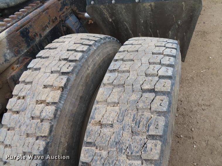 image for item DN9175 1989 Peterbilt 379 semi truck