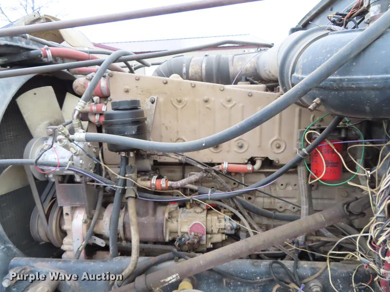 image for item DN9175 1989 Peterbilt 379 semi truck