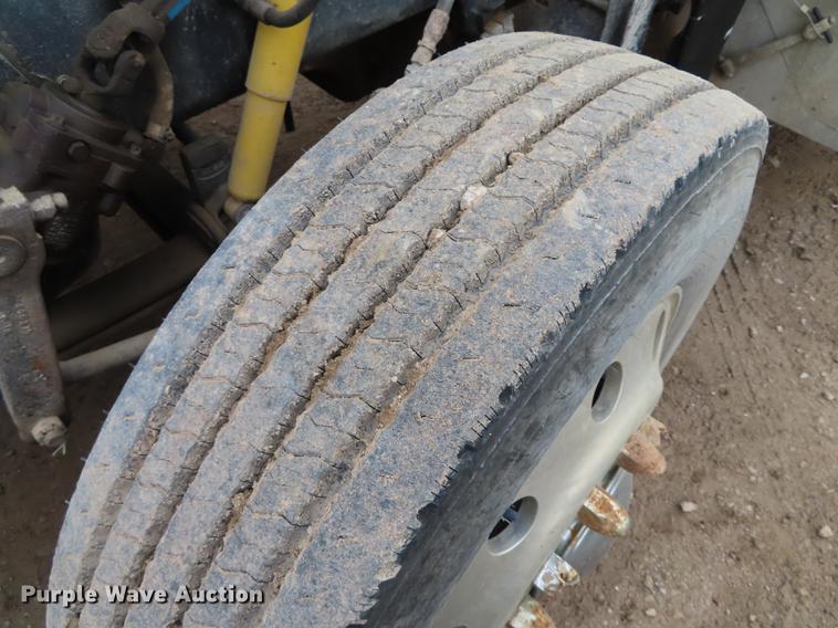 image for item DN9175 1989 Peterbilt 379 semi truck