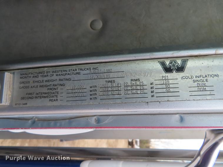 image for item DN9176 1993 Western Star 4900 semi truck