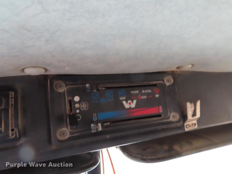 image for item DN9176 1993 Western Star 4900 semi truck