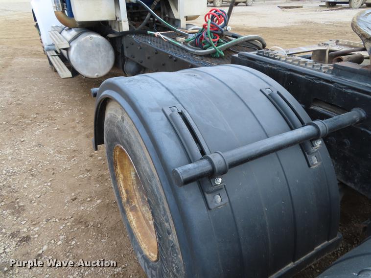 image for item DN9176 1993 Western Star 4900 semi truck