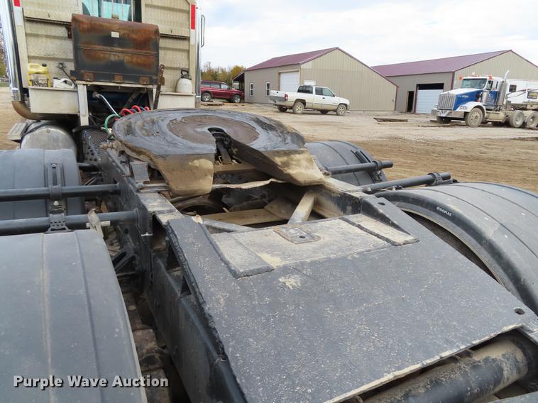 image for item DN9176 1993 Western Star 4900 semi truck