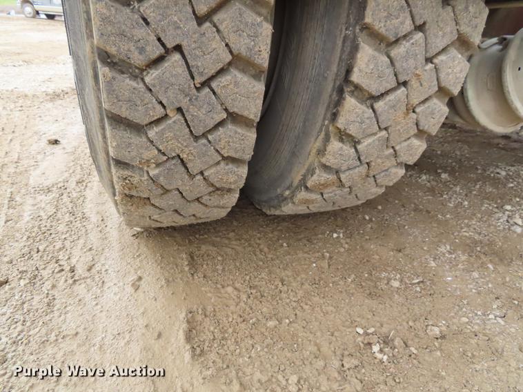 image for item DN9176 1993 Western Star 4900 semi truck