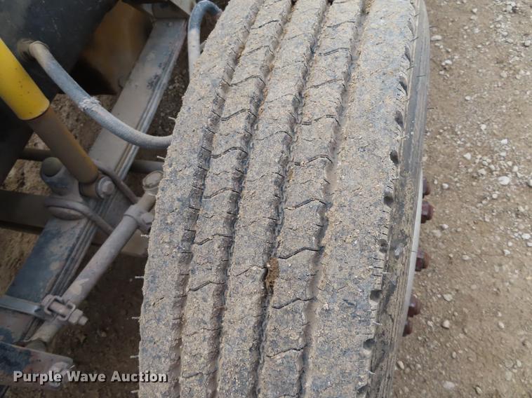 image for item DN9176 1993 Western Star 4900 semi truck