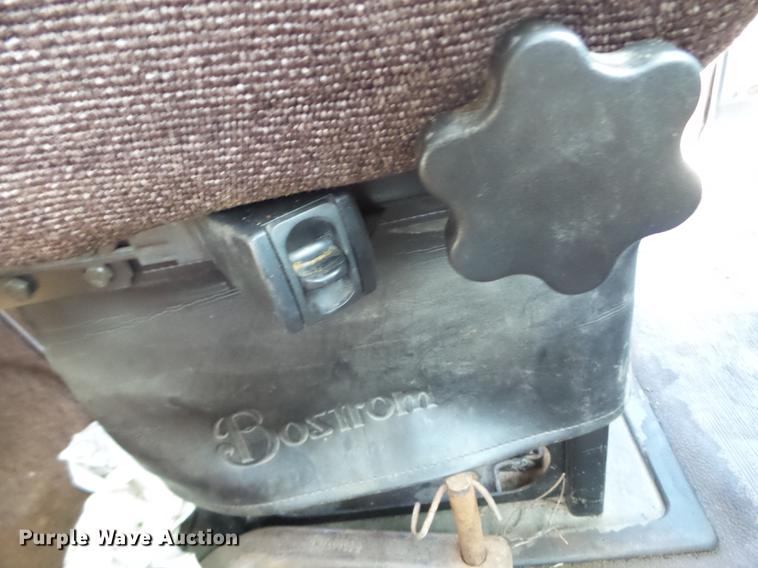 image for item DX9579 1992 International 9400 semi truck