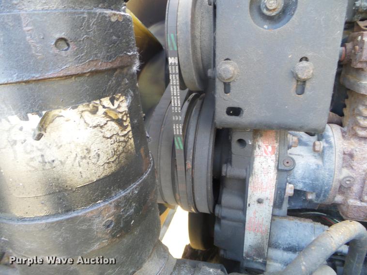 image for item DX9579 1992 International 9400 semi truck