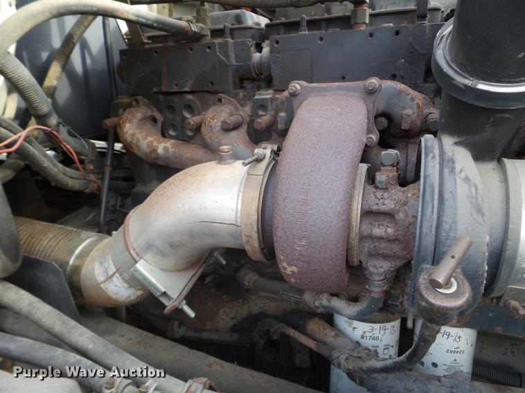 image for item DX9579 1992 International 9400 semi truck