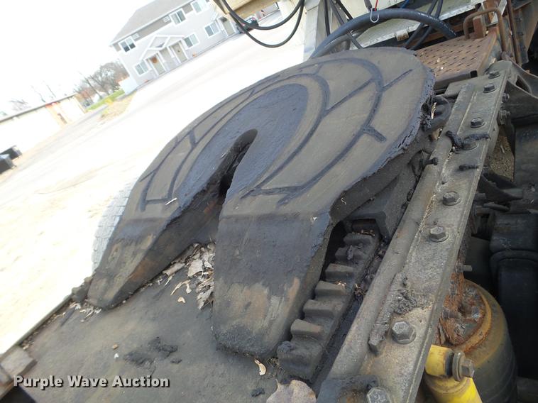 image for item DX9579 1992 International 9400 semi truck