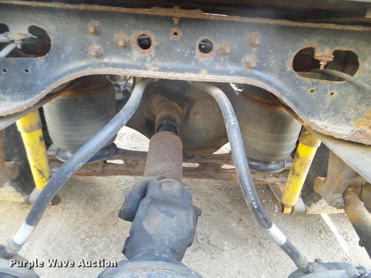 image for item DX9579 1992 International 9400 semi truck