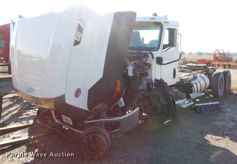 image for item EW9540 2015 Caterpillar CT660 truck cab and chassis