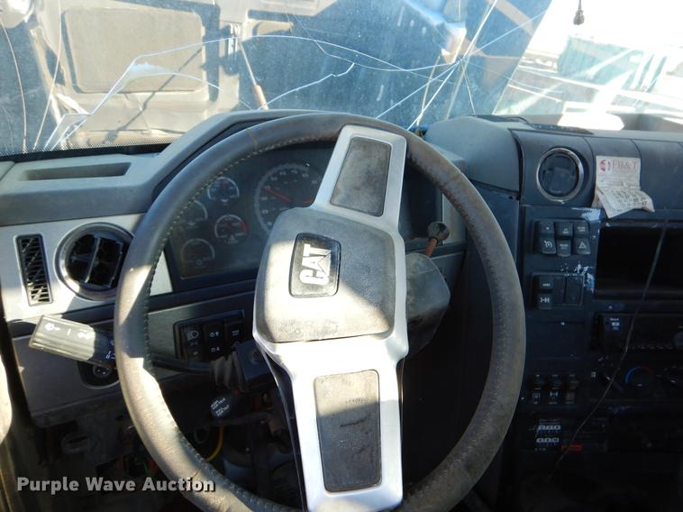 image for item EW9540 2015 Caterpillar CT660 truck cab and chassis