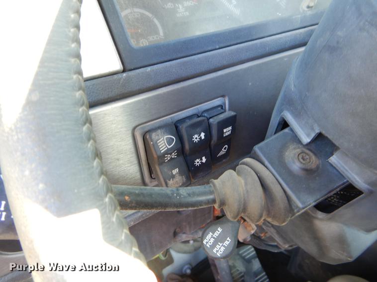 image for item EW9540 2015 Caterpillar CT660 truck cab and chassis