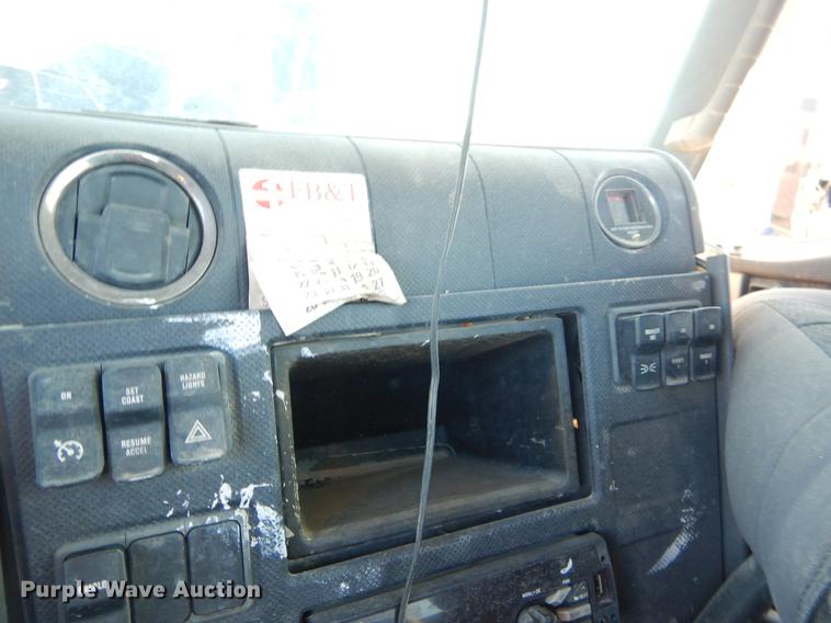 image for item EW9540 2015 Caterpillar CT660 truck cab and chassis