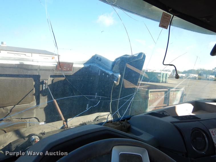 image for item EW9540 2015 Caterpillar CT660 truck cab and chassis