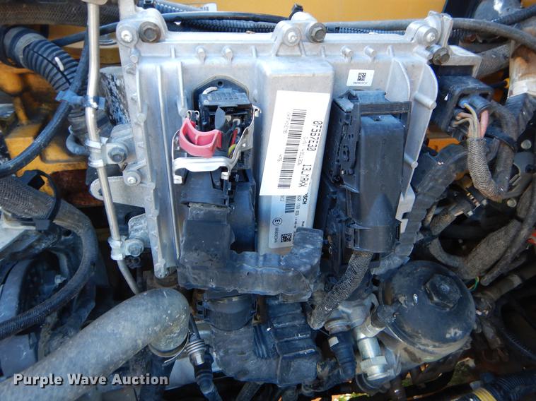 image for item EW9540 2015 Caterpillar CT660 truck cab and chassis