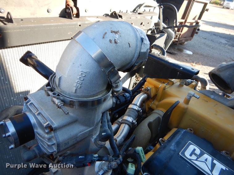 image for item EW9540 2015 Caterpillar CT660 truck cab and chassis