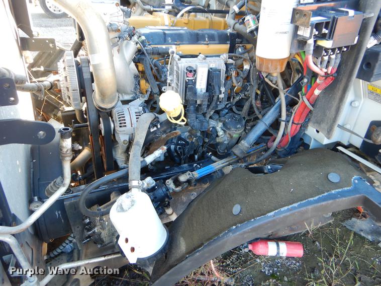 image for item EW9540 2015 Caterpillar CT660 truck cab and chassis