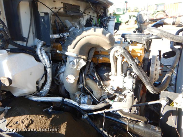 image for item EW9540 2015 Caterpillar CT660 truck cab and chassis