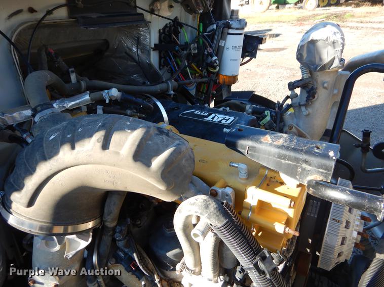 image for item EW9540 2015 Caterpillar CT660 truck cab and chassis