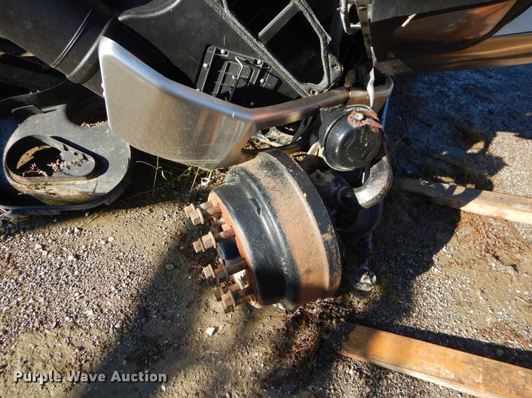 image for item EW9540 2015 Caterpillar CT660 truck cab and chassis