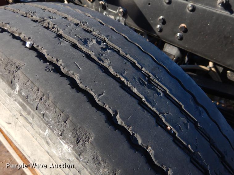 image for item EW9540 2015 Caterpillar CT660 truck cab and chassis