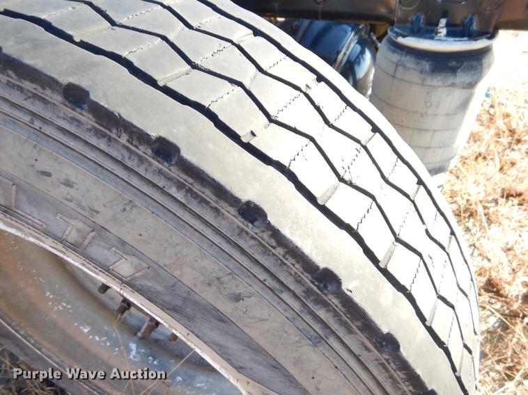 image for item EW9540 2015 Caterpillar CT660 truck cab and chassis