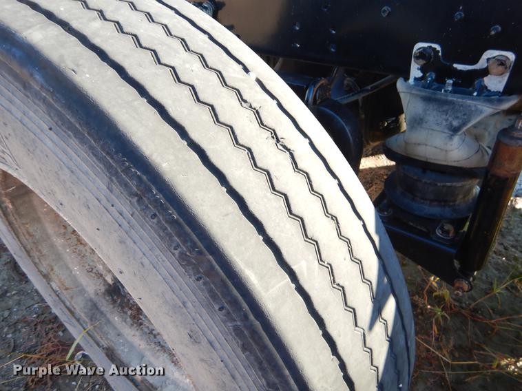 image for item EW9540 2015 Caterpillar CT660 truck cab and chassis