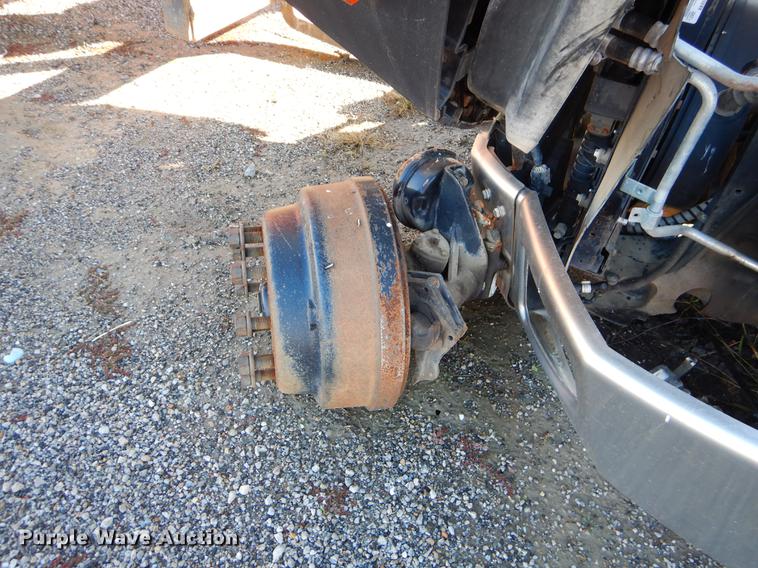 image for item EW9540 2015 Caterpillar CT660 truck cab and chassis