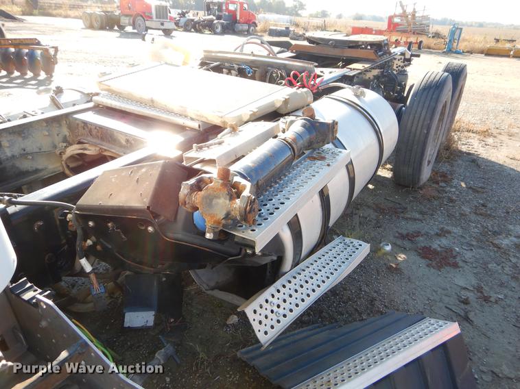 image for item EW9540 2015 Caterpillar CT660 truck cab and chassis