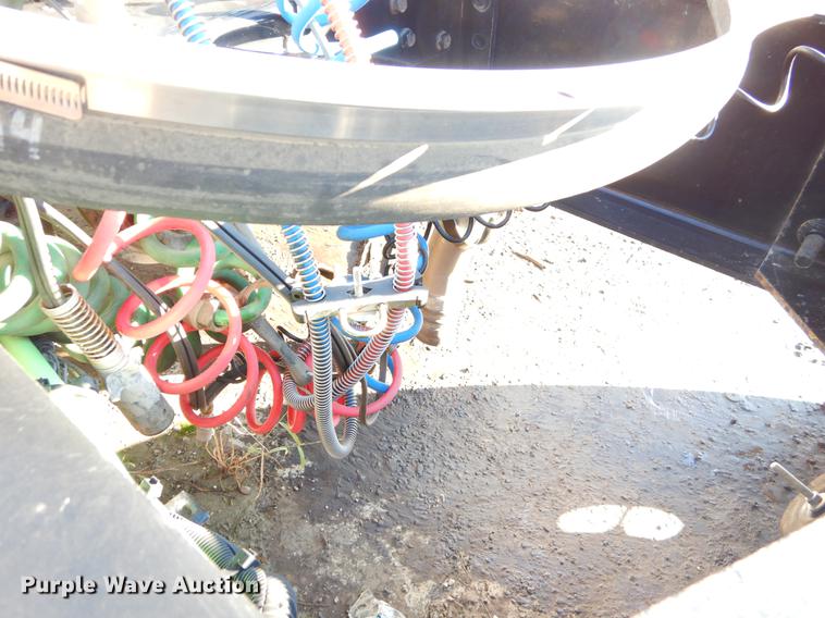 image for item EW9540 2015 Caterpillar CT660 truck cab and chassis