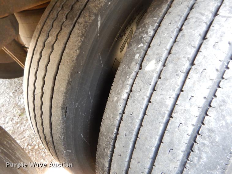 image for item EW9543 2005 Utility 300R refrigerated van trailer