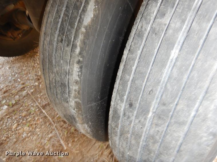 image for item EW9543 2005 Utility 300R refrigerated van trailer