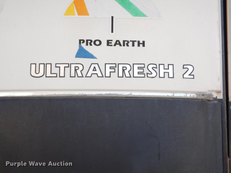 image for item EW9543 2005 Utility 300R refrigerated van trailer