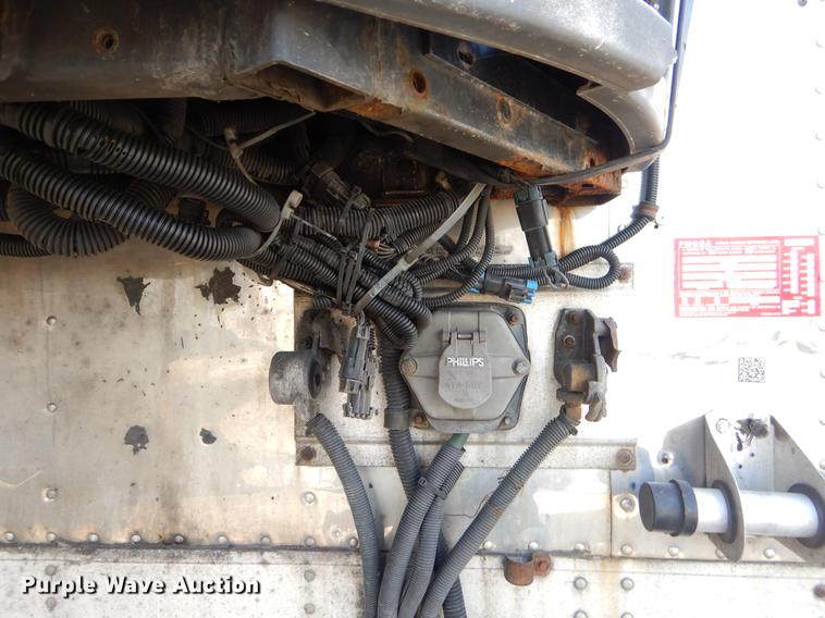 image for item EW9543 2005 Utility 300R refrigerated van trailer