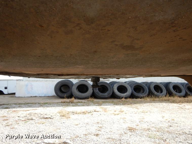 image for item EW9544 1996 Guthrie livestock trailer