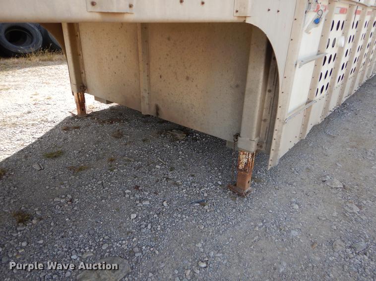 image for item EW9544 1996 Guthrie livestock trailer