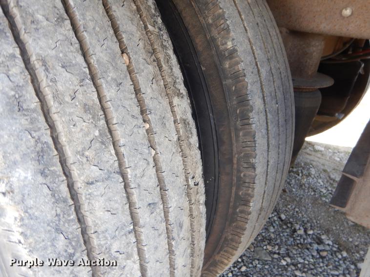 image for item EW9544 1996 Guthrie livestock trailer