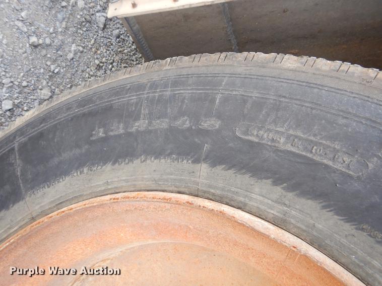 image for item EW9544 1996 Guthrie livestock trailer