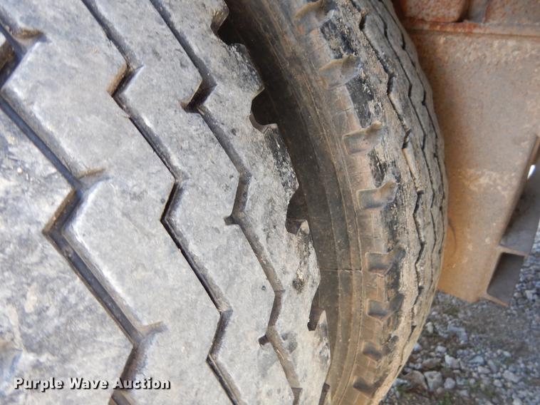 image for item EW9544 1996 Guthrie livestock trailer