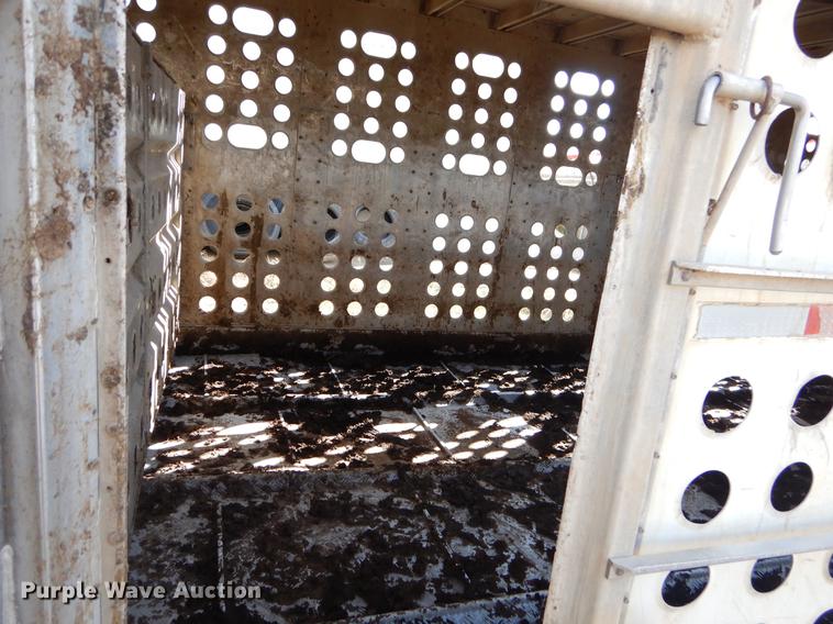 image for item EW9544 1996 Guthrie livestock trailer