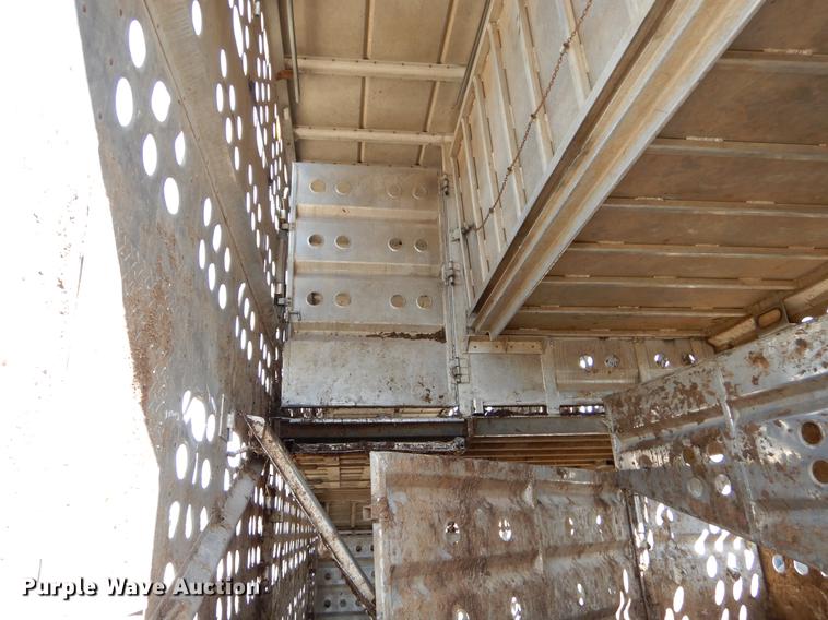 image for item EW9544 1996 Guthrie livestock trailer