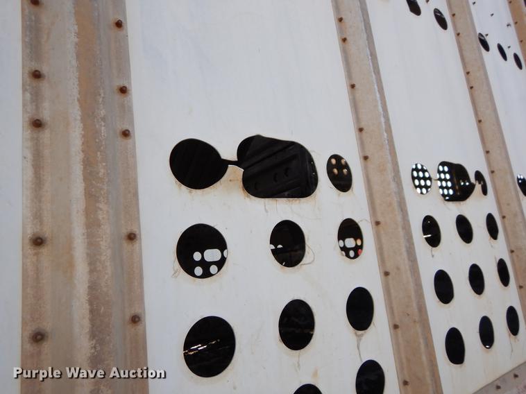 image for item EW9544 1996 Guthrie livestock trailer