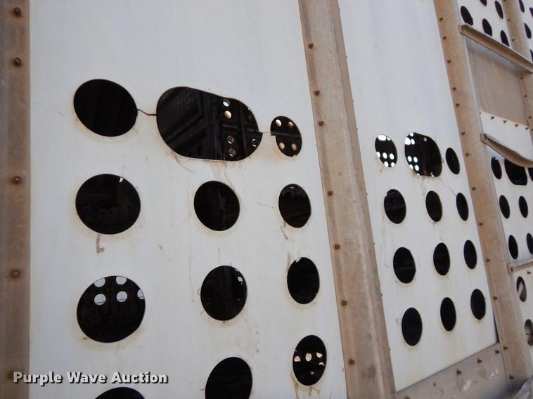 image for item EW9544 1996 Guthrie livestock trailer