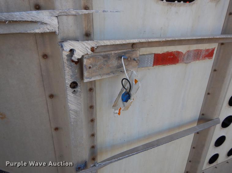 image for item EW9544 1996 Guthrie livestock trailer